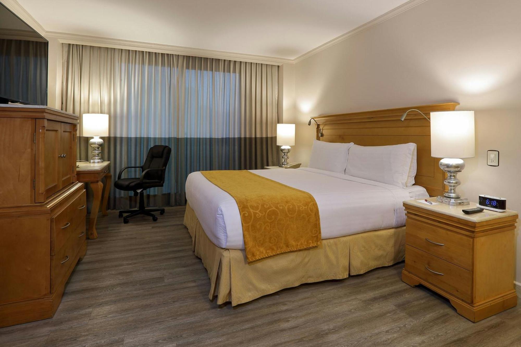 Marriott Tijuana Hotel Exterior photo